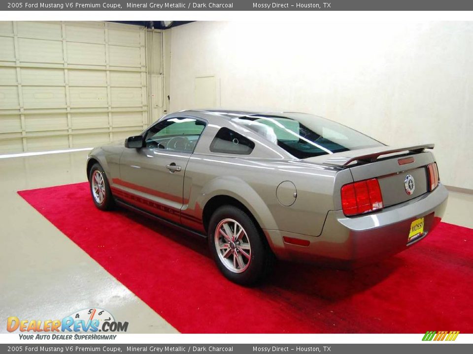 2005 Ford Mustang V6 Premium Coupe Mineral Grey Metallic / Dark Charcoal Photo #4