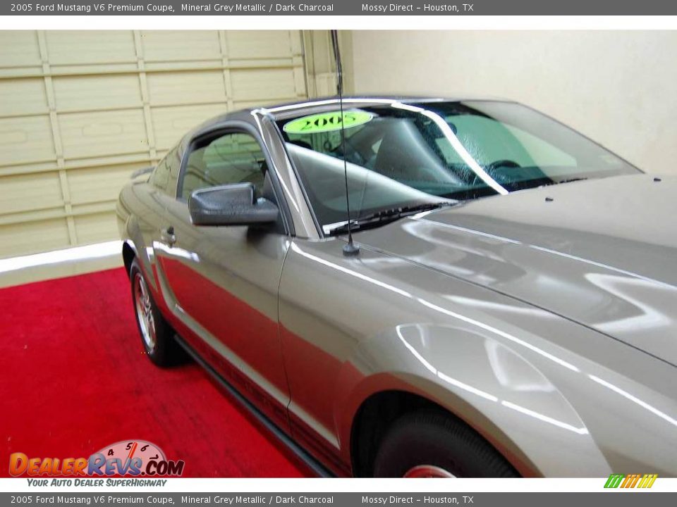 2005 Ford Mustang V6 Premium Coupe Mineral Grey Metallic / Dark Charcoal Photo #14