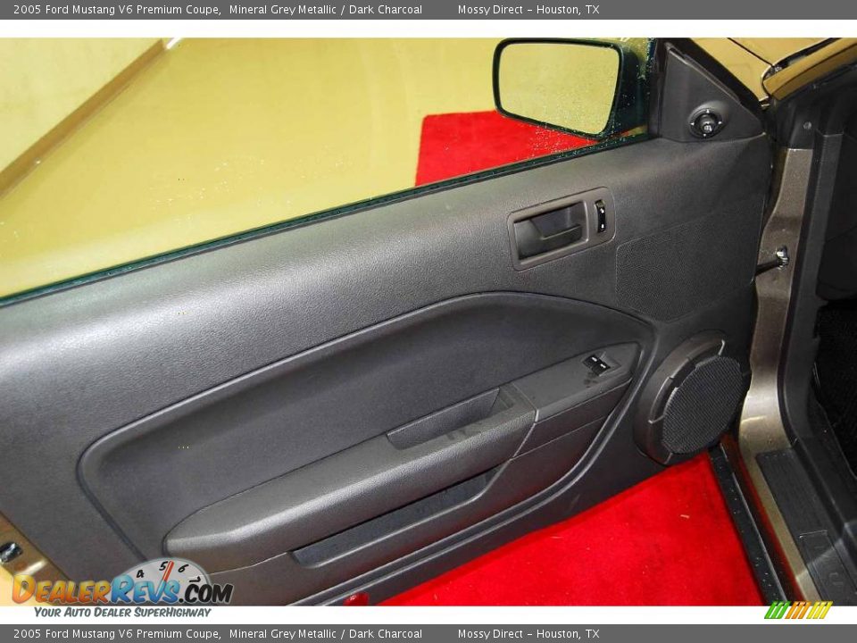 2005 Ford Mustang V6 Premium Coupe Mineral Grey Metallic / Dark Charcoal Photo #15