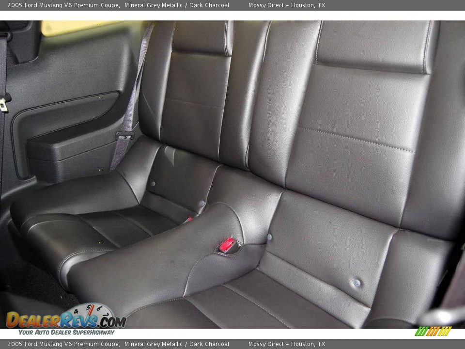 2005 Ford Mustang V6 Premium Coupe Mineral Grey Metallic / Dark Charcoal Photo #18