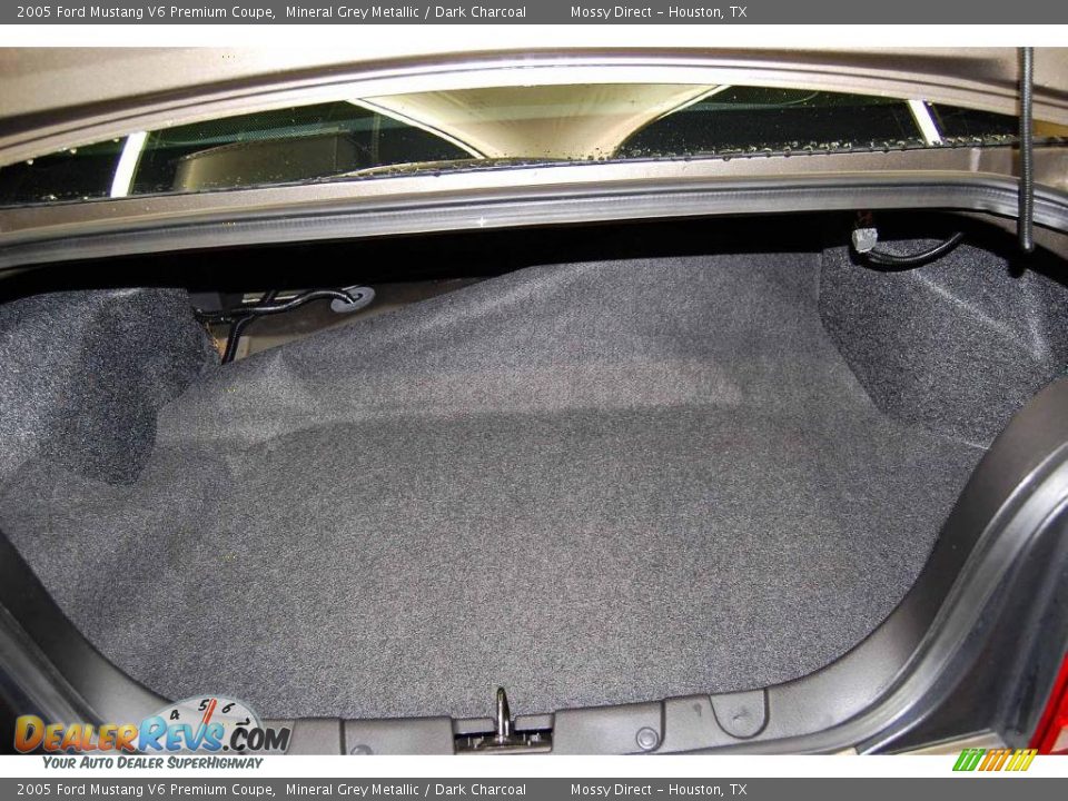 2005 Ford Mustang V6 Premium Coupe Mineral Grey Metallic / Dark Charcoal Photo #19