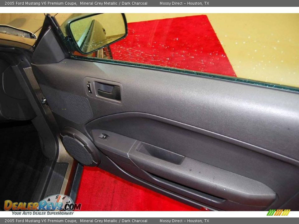 2005 Ford Mustang V6 Premium Coupe Mineral Grey Metallic / Dark Charcoal Photo #20