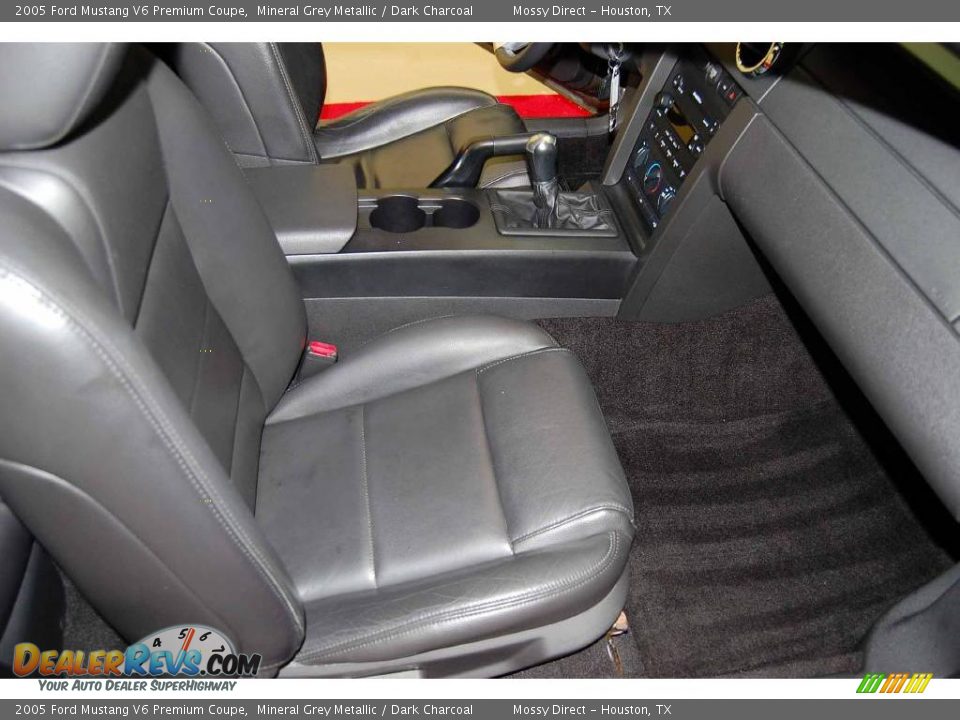 2005 Ford Mustang V6 Premium Coupe Mineral Grey Metallic / Dark Charcoal Photo #21