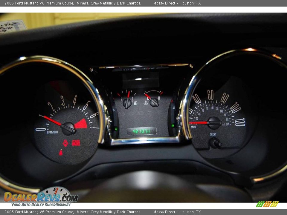 2005 Ford Mustang V6 Premium Coupe Mineral Grey Metallic / Dark Charcoal Photo #26