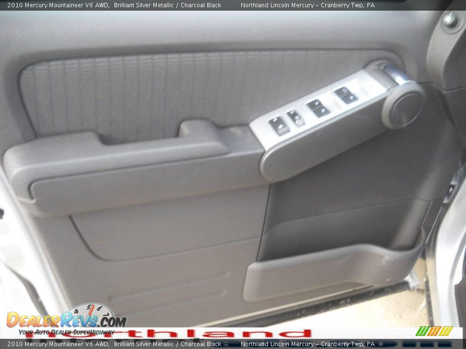 2010 Mercury Mountaineer V6 AWD Brilliant Silver Metallic / Charcoal Black Photo #6