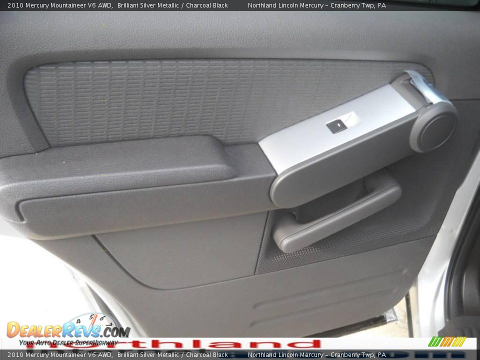 2010 Mercury Mountaineer V6 AWD Brilliant Silver Metallic / Charcoal Black Photo #10