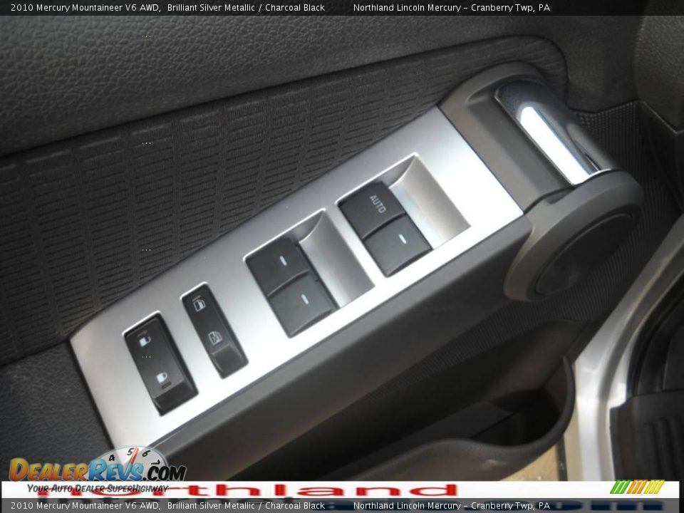 2010 Mercury Mountaineer V6 AWD Brilliant Silver Metallic / Charcoal Black Photo #16