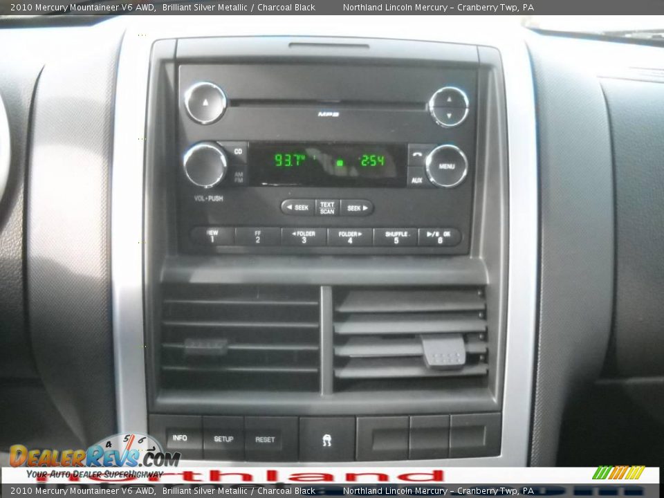2010 Mercury Mountaineer V6 AWD Brilliant Silver Metallic / Charcoal Black Photo #17