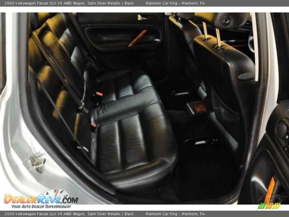 2000 Volkswagen Passat GLX V6 AWD Wagon Satin Silver Metallic / Black Photo #12