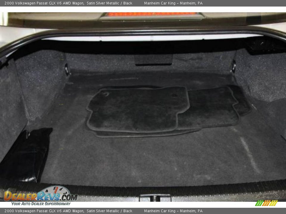 2000 Volkswagen Passat GLX V6 AWD Wagon Satin Silver Metallic / Black Photo #13