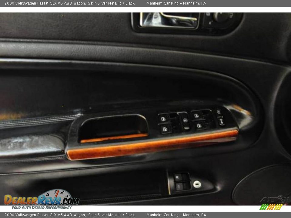 2000 Volkswagen Passat GLX V6 AWD Wagon Satin Silver Metallic / Black Photo #16