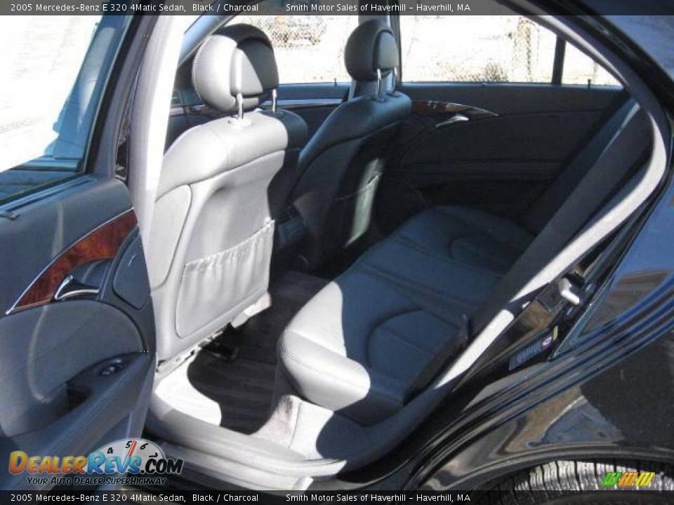 2005 Mercedes-Benz E 320 4Matic Sedan Black / Charcoal Photo #9