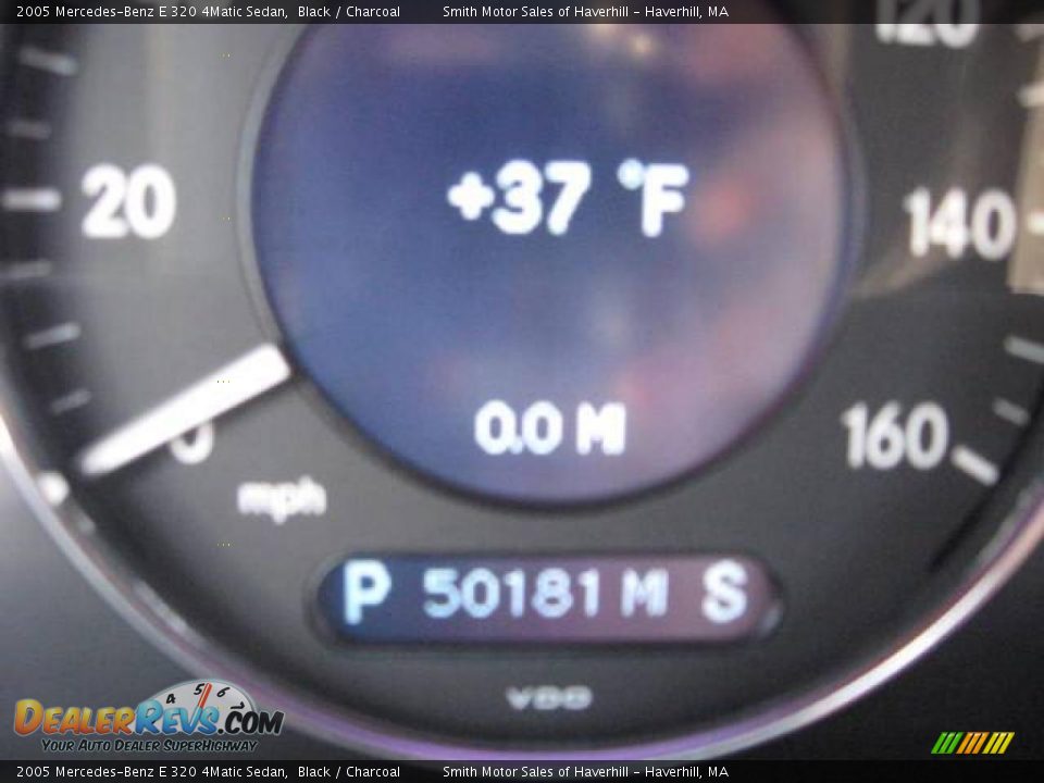 2005 Mercedes-Benz E 320 4Matic Sedan Black / Charcoal Photo #13