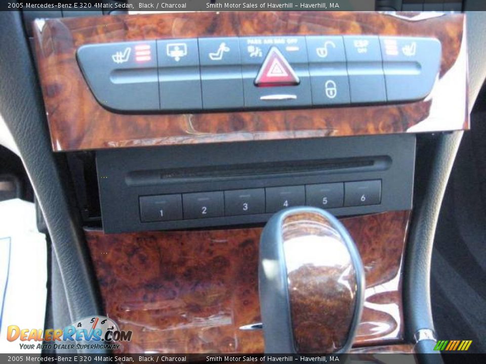 2005 Mercedes-Benz E 320 4Matic Sedan Black / Charcoal Photo #16