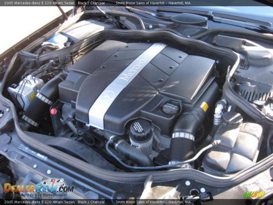 2005 Mercedes-Benz E 320 4Matic Sedan Black / Charcoal Photo #19