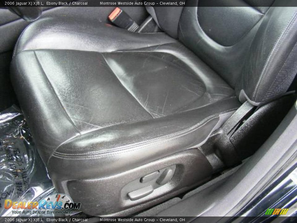 2006 Jaguar XJ XJ8 L Ebony Black / Charcoal Photo #10