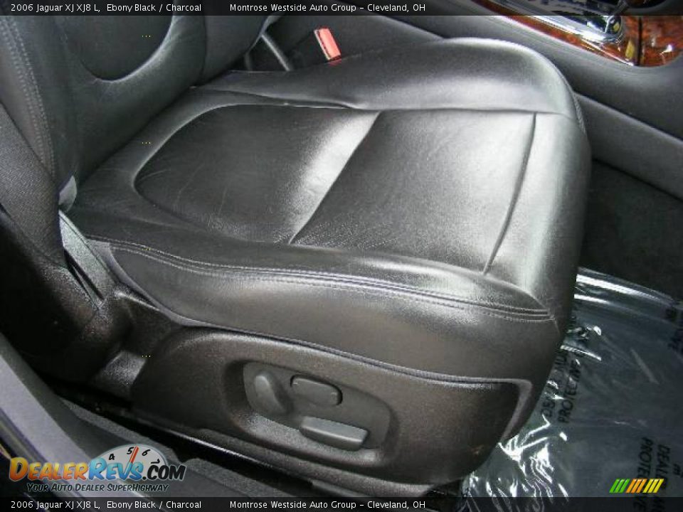 2006 Jaguar XJ XJ8 L Ebony Black / Charcoal Photo #14