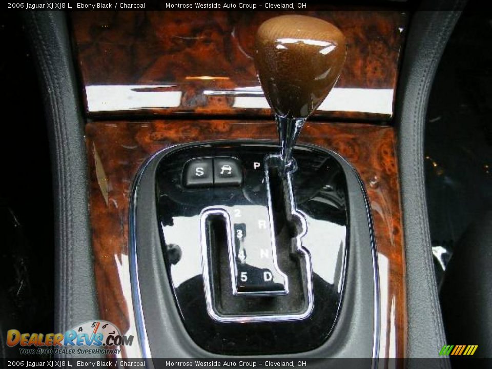 2006 Jaguar XJ XJ8 L Ebony Black / Charcoal Photo #22