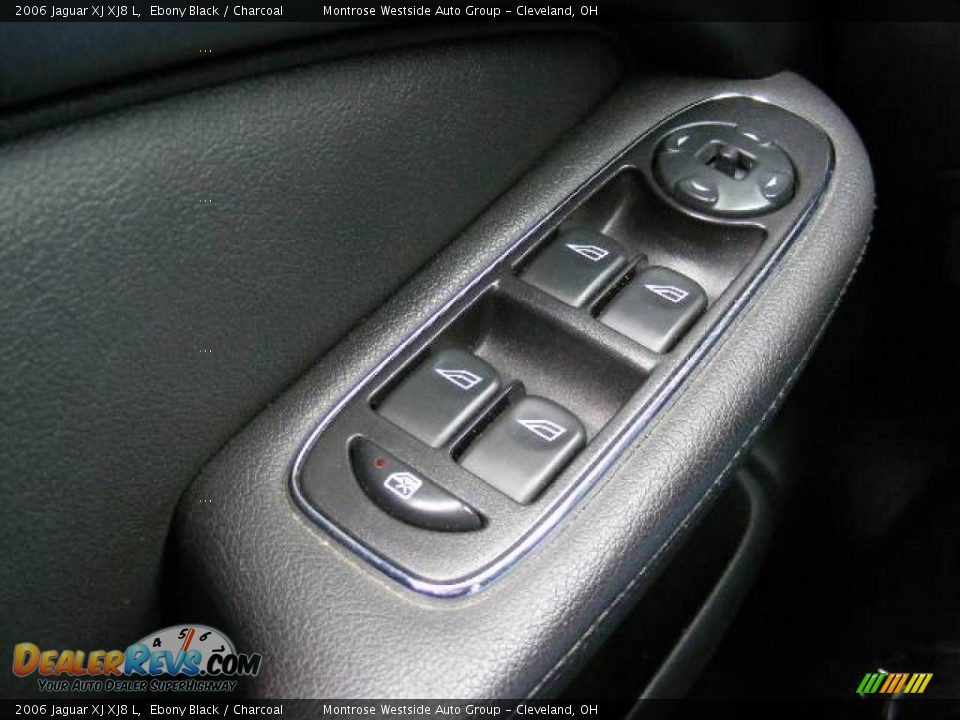 2006 Jaguar XJ XJ8 L Ebony Black / Charcoal Photo #23
