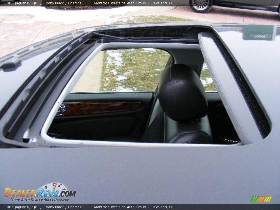 2006 Jaguar XJ XJ8 L Ebony Black / Charcoal Photo #26