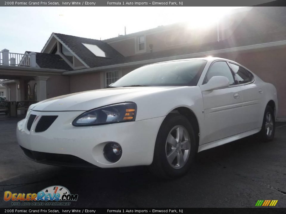 2008 Pontiac Grand Prix Sedan Ivory White / Ebony Photo #1