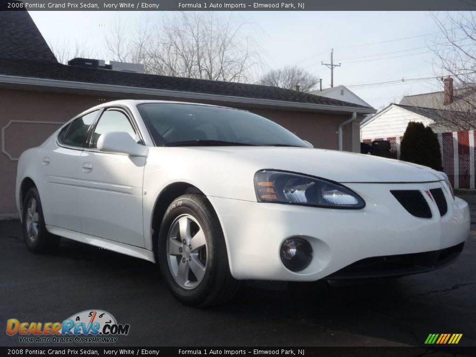 2008 Pontiac Grand Prix Sedan Ivory White / Ebony Photo #2