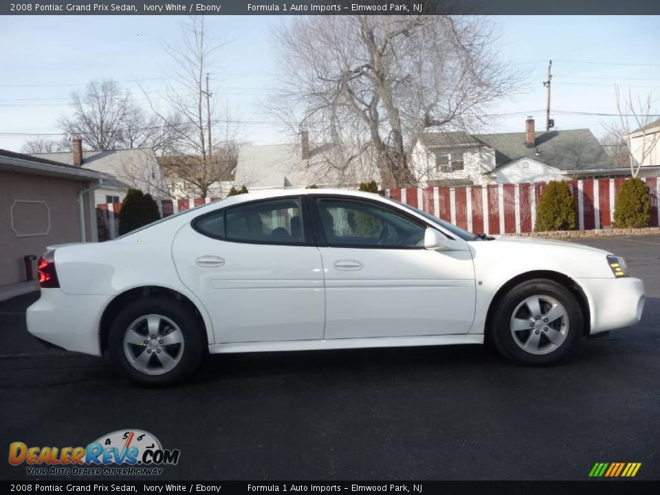 2008 Pontiac Grand Prix Sedan Ivory White / Ebony Photo #9