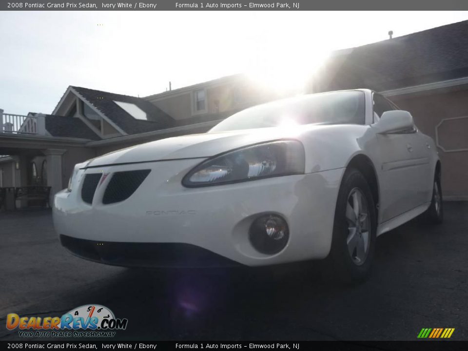 2008 Pontiac Grand Prix Sedan Ivory White / Ebony Photo #11