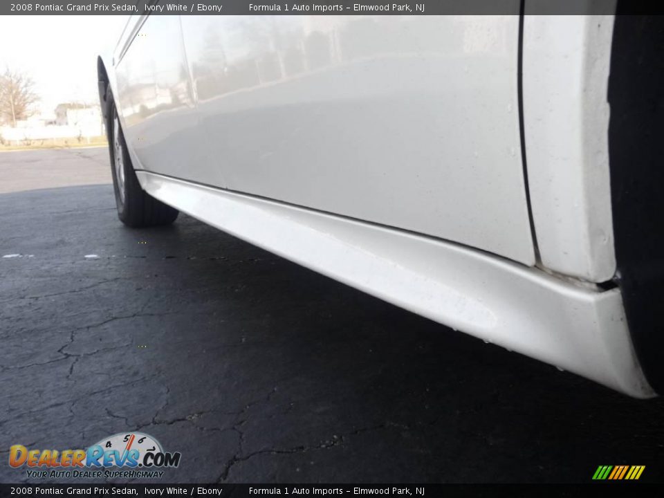 2008 Pontiac Grand Prix Sedan Ivory White / Ebony Photo #16