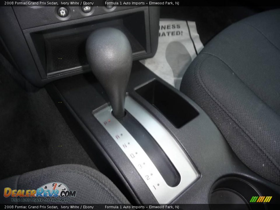 2008 Pontiac Grand Prix Sedan Ivory White / Ebony Photo #21