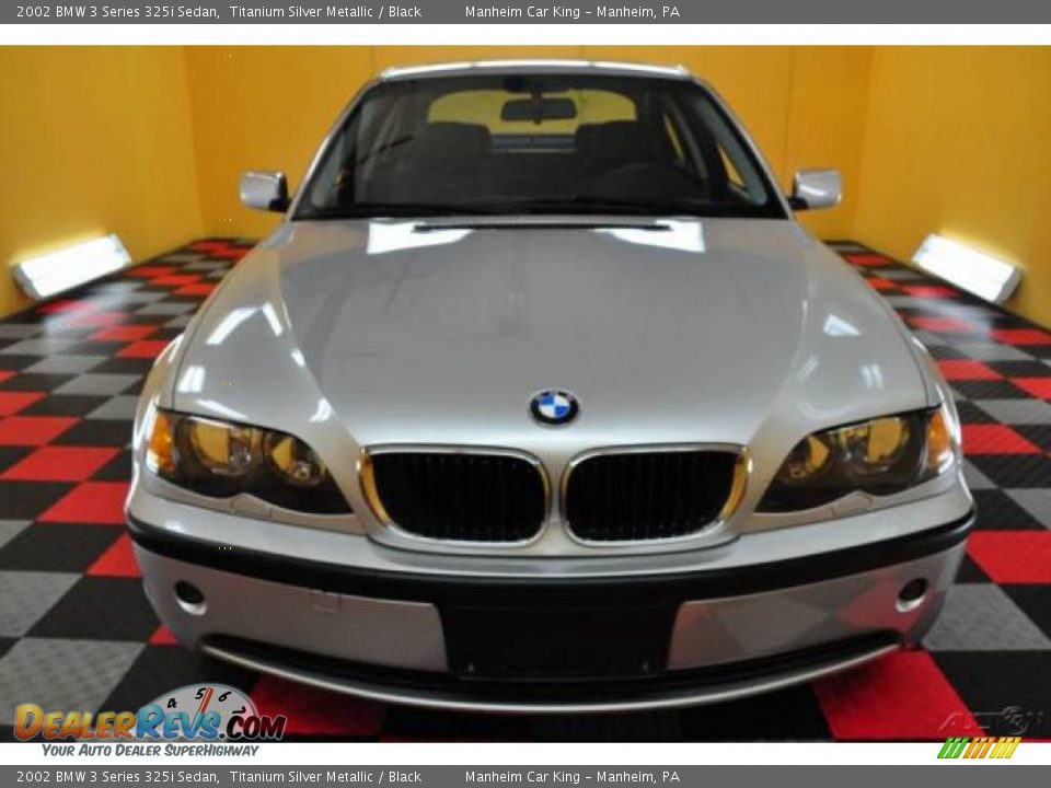 2002 BMW 3 Series 325i Sedan Titanium Silver Metallic / Black Photo #2