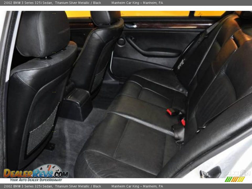 2002 BMW 3 Series 325i Sedan Titanium Silver Metallic / Black Photo #9