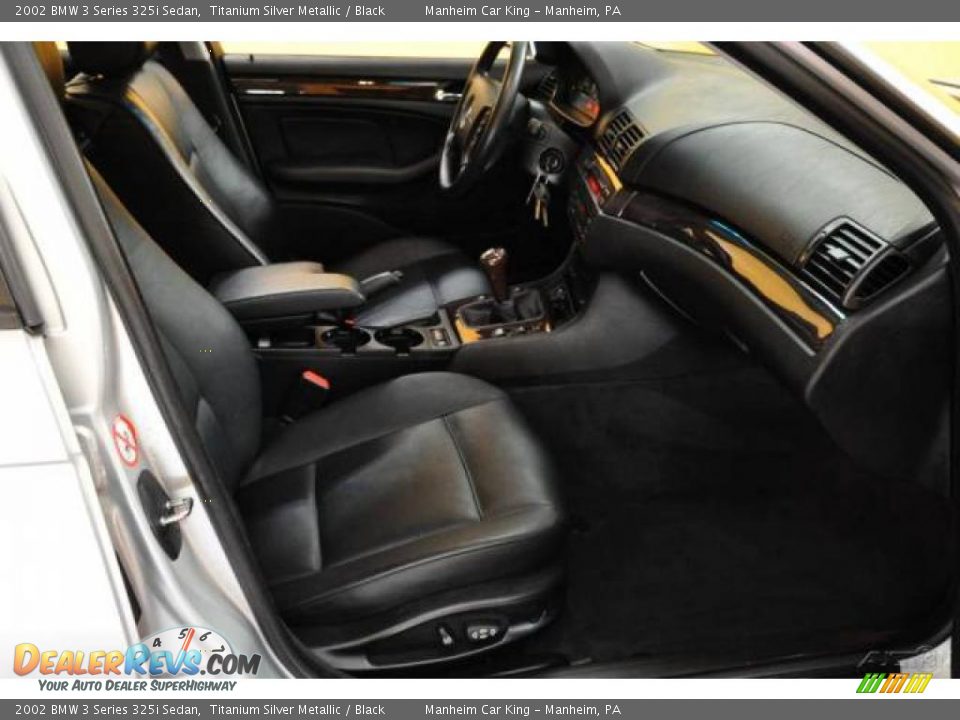 2002 BMW 3 Series 325i Sedan Titanium Silver Metallic / Black Photo #12