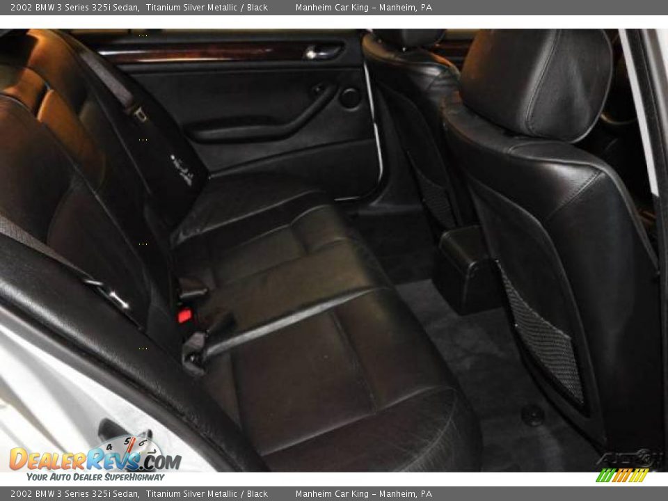 2002 BMW 3 Series 325i Sedan Titanium Silver Metallic / Black Photo #13