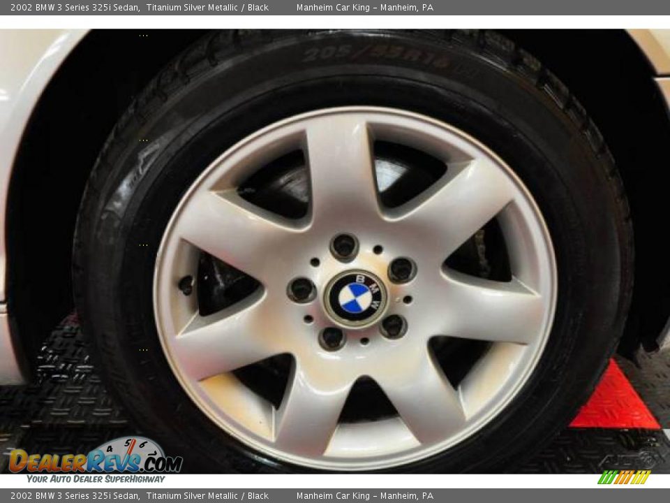 2002 BMW 3 Series 325i Sedan Titanium Silver Metallic / Black Photo #16
