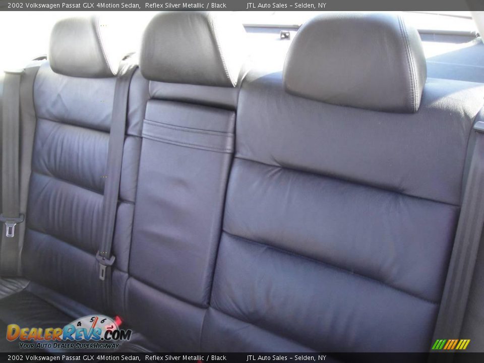 2002 Volkswagen Passat GLX 4Motion Sedan Reflex Silver Metallic / Black Photo #17