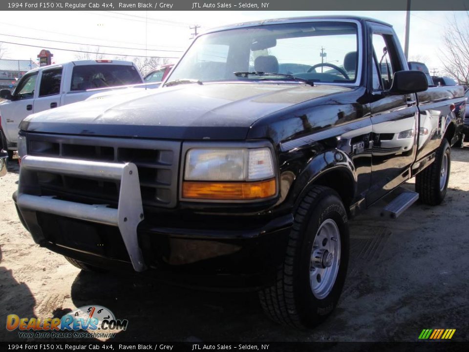 1994 Ford F150 XL Regular Cab 4x4 Raven Black / Grey Photo #1