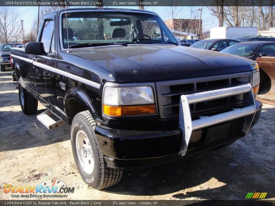 1994 Ford F150 XL Regular Cab 4x4 Raven Black / Grey Photo #3