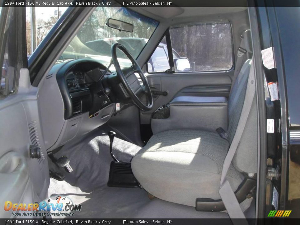 1994 Ford F150 XL Regular Cab 4x4 Raven Black / Grey Photo #12