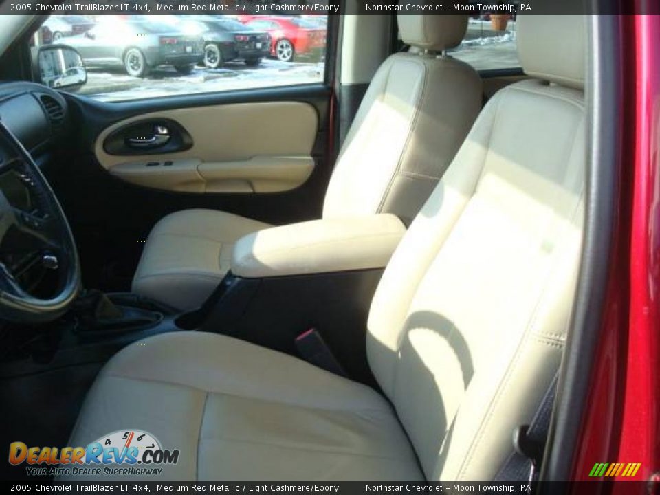 2005 Chevrolet TrailBlazer LT 4x4 Medium Red Metallic / Light Cashmere/Ebony Photo #10