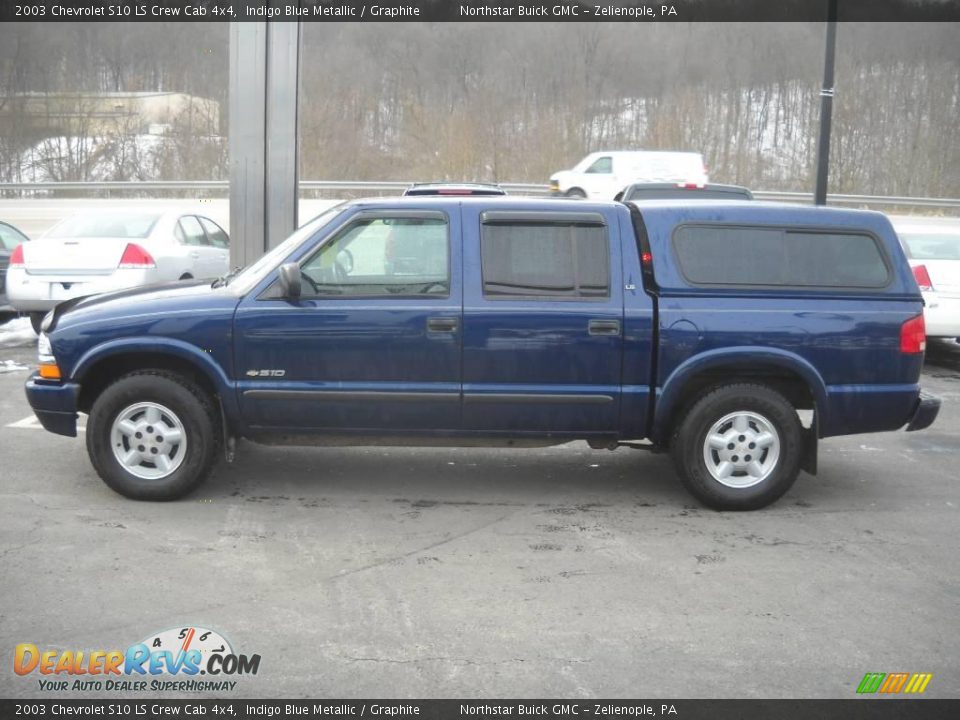 2003 Chevrolet S10 LS Crew Cab 4x4 Indigo Blue Metallic / Graphite Photo #5