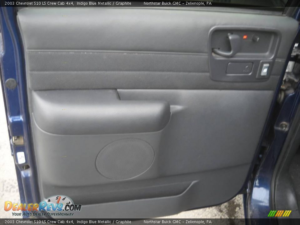 2003 Chevrolet S10 LS Crew Cab 4x4 Indigo Blue Metallic / Graphite Photo #9