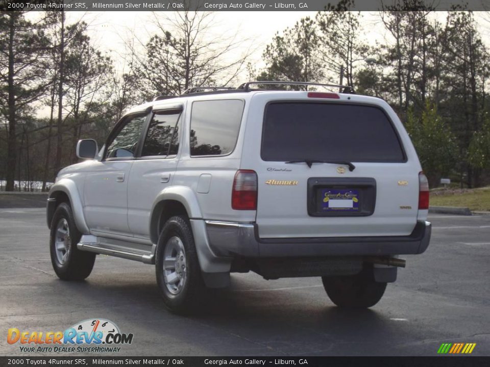 2000 Toyota 4Runner SR5 Millennium Silver Metallic / Oak Photo #3