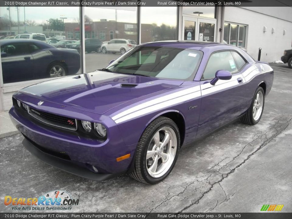 Front 3/4 View of 2010 Dodge Challenger R/T Classic Photo #1