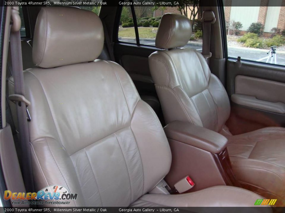 2000 Toyota 4Runner SR5 Millennium Silver Metallic / Oak Photo #13