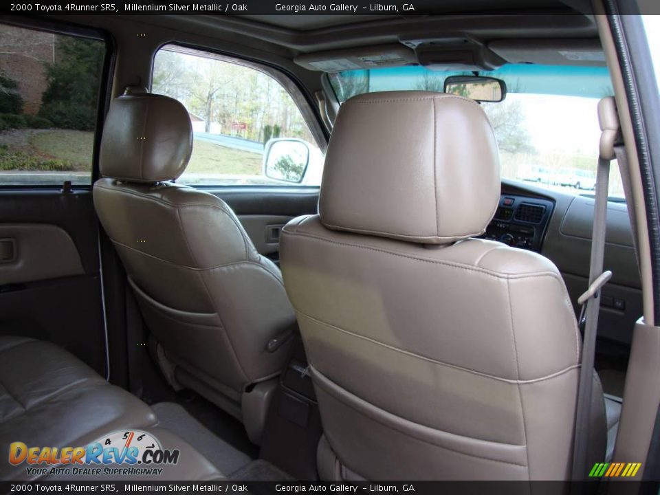 2000 Toyota 4Runner SR5 Millennium Silver Metallic / Oak Photo #15