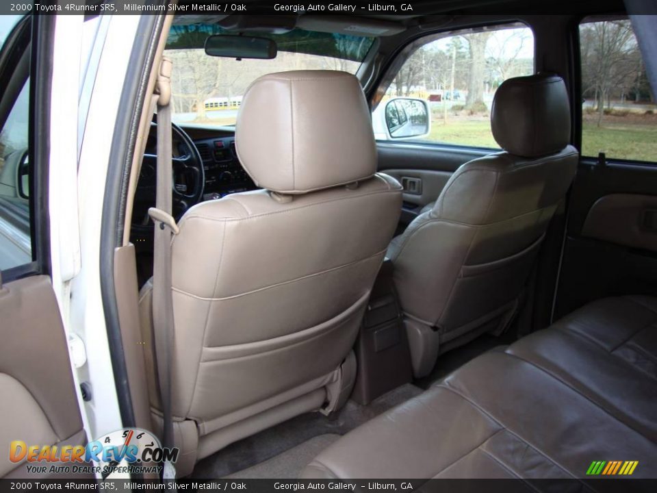 2000 Toyota 4Runner SR5 Millennium Silver Metallic / Oak Photo #16