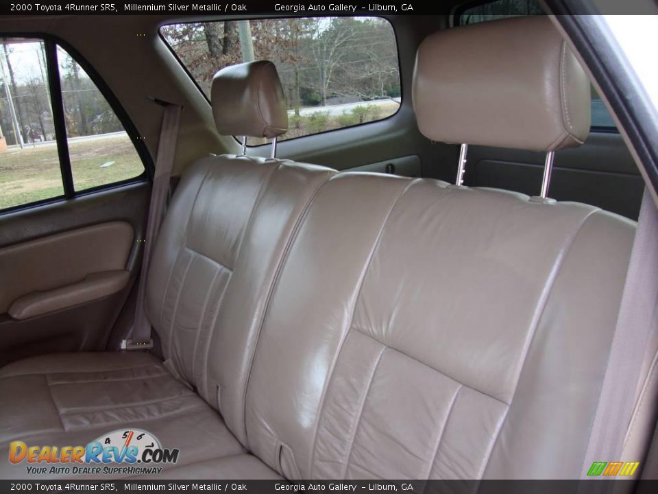 2000 Toyota 4Runner SR5 Millennium Silver Metallic / Oak Photo #20