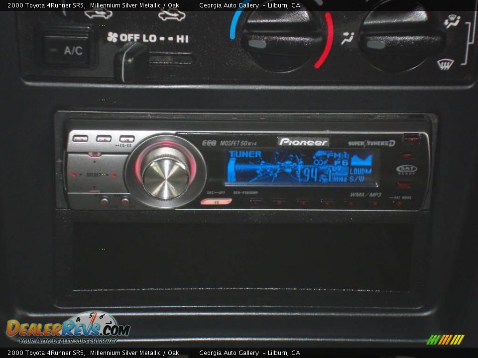 2000 Toyota 4Runner SR5 Millennium Silver Metallic / Oak Photo #27