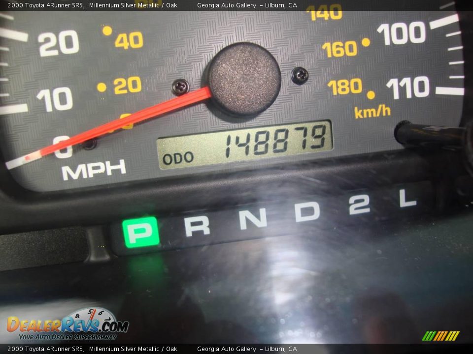 2000 Toyota 4Runner SR5 Millennium Silver Metallic / Oak Photo #30
